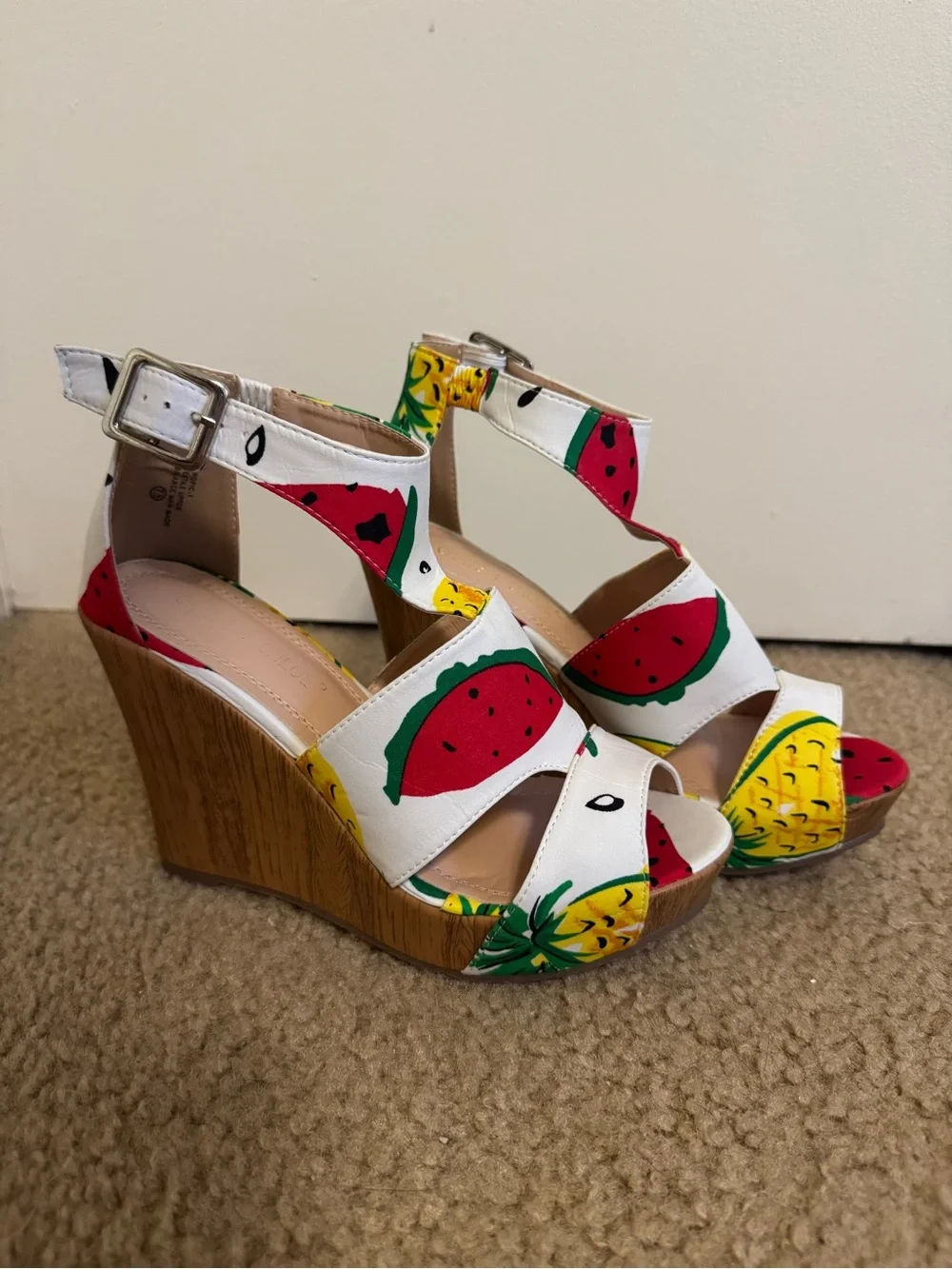 Chase + Chloe Watermelon & Pineapple Fruit Print Platform Wedge Sandals Size 7.5